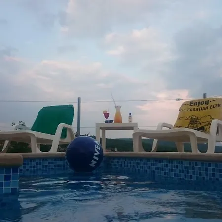 Holiday House Marijana * Zagvozd